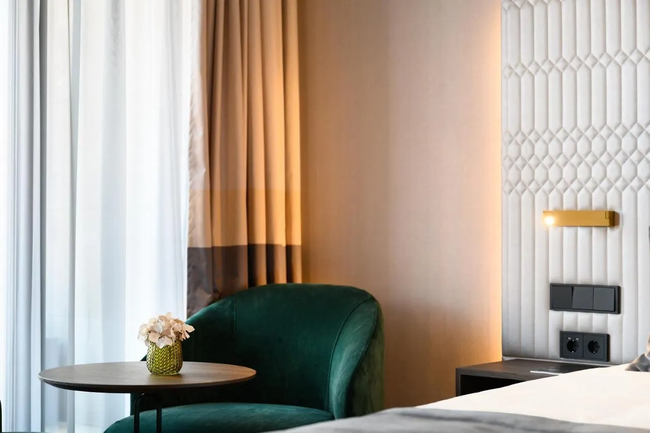 Emerald Downtown Luxury Suites By Continental Group 부다페스트