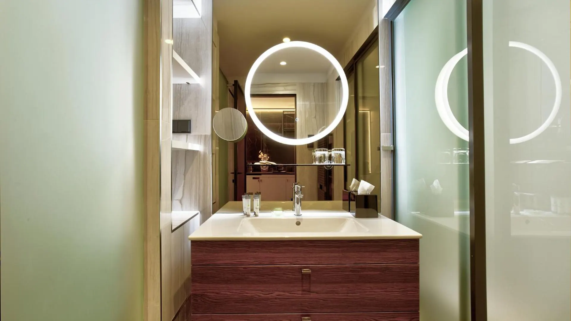 Aparthotel Emerald Downtown Luxury Suites By Continental Group Budapest