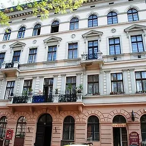 Silver Center *** Βουδαπέστη