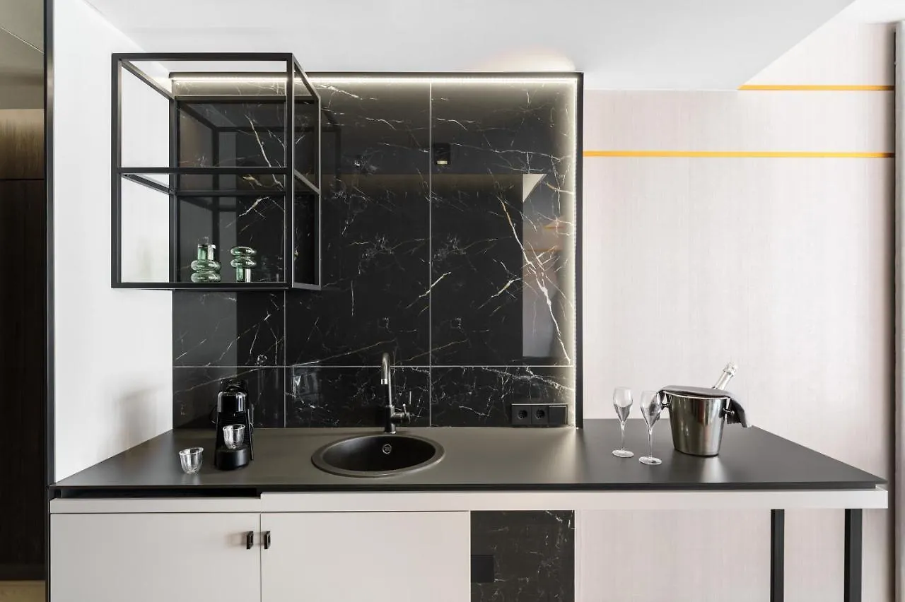Emerald Downtown Luxury Suites By Continental Group Budapest 2*,  Hungary