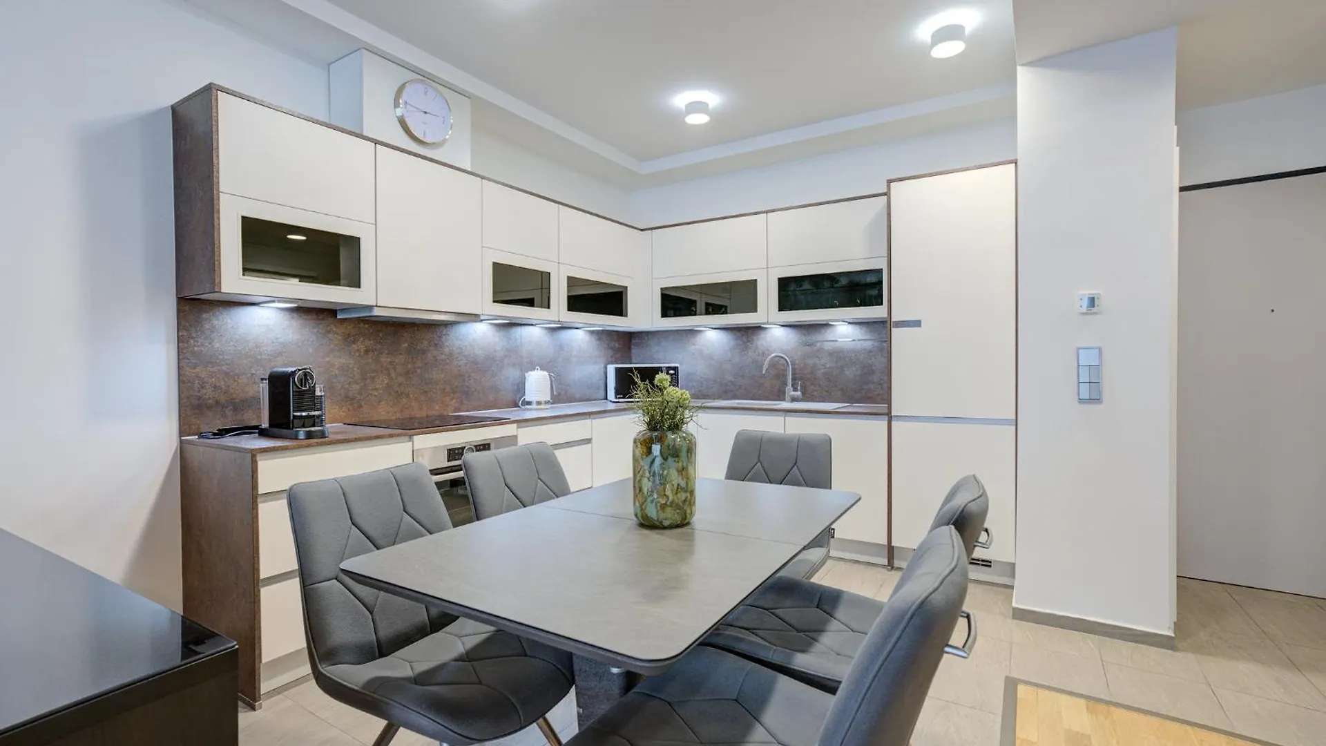 ** Aparthotel Emerald Downtown Luxury Suites By Continental Group Budapest Hungary