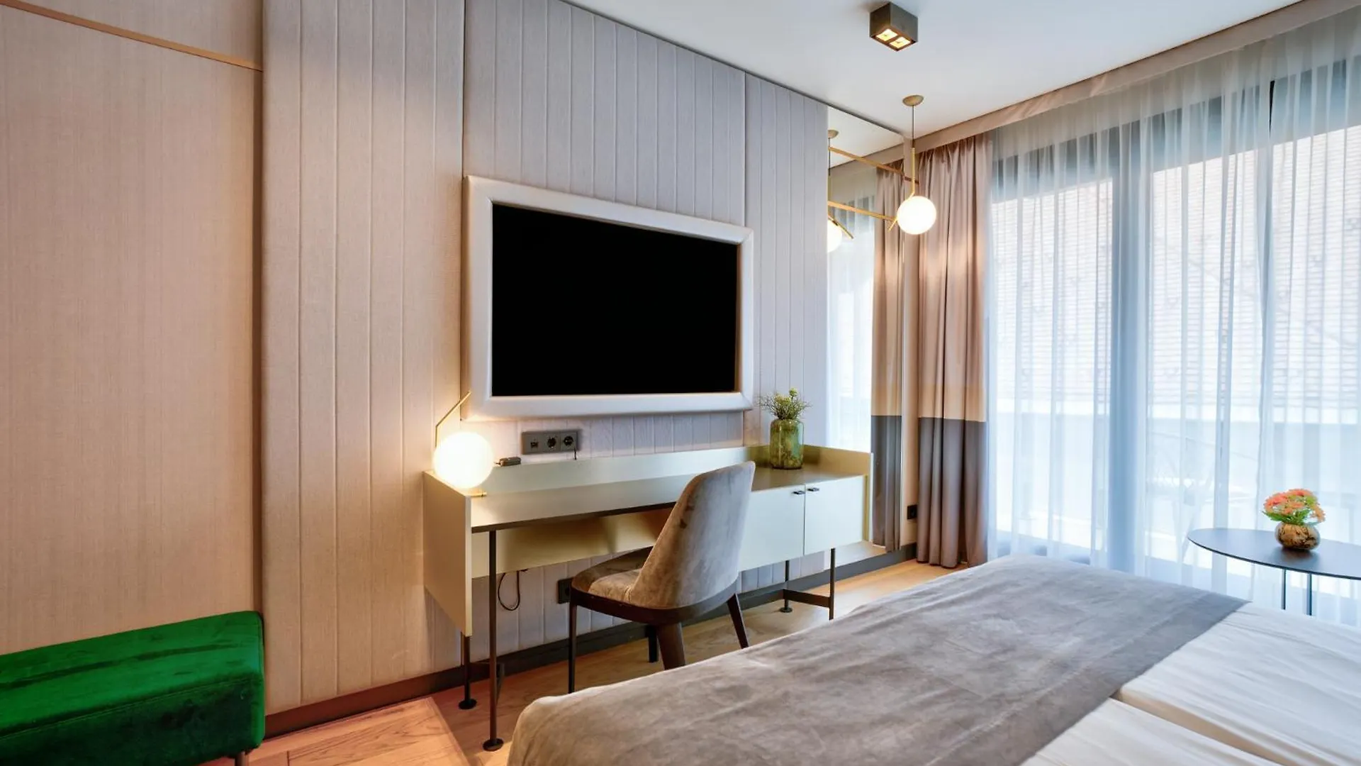 Emerald Downtown Luxury Suites By Continental Group Budapest Aparthotel