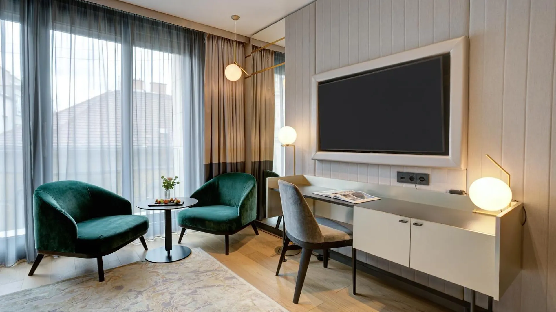 Emerald Downtown Luxury Suites By Continental Group Budapest Aparthotel